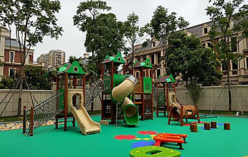小区周边配套游乐场